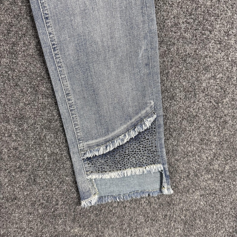 Joseph Ribkoff Jeans Womens 6 Lightwash Skinny Rhinestone Embellished Frayed Hem - Picture 2 of 8